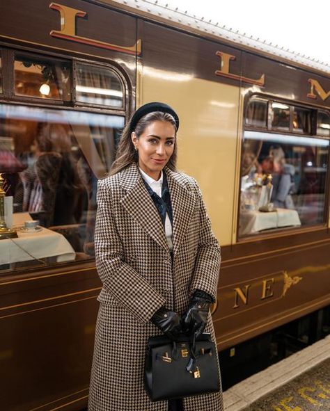 Lydia Elise Millen Winter Outfits, Lydia Elise Millen Outfits, Lydia Millen Outfits, Leather Gloves Outfit, English Autumn, Belmond British Pullman, British Pullman, English Outfit, Feminine Winter