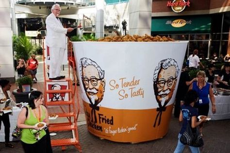 The world's largest bucket of chicken. Chicken Bucket, Giant Chicken, Kentucky Fried Chicken, Big Bucket, Kentucky Fried, My Old Kentucky Home, Chicken Humor, Roadside Attractions, Big Art