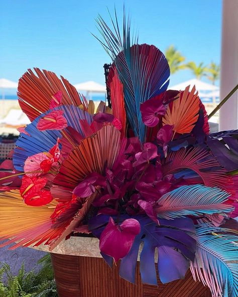 Havana Nights Party, Neon Jungle, Best Wedding Colors, Fiesta Tropical, Havana Nights, Jewel Tone Wedding, Color Vibe, Trends For 2024, Tropical Party