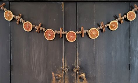 Primitive Garland, Cinnamon Hearts, Diy Cinnamon, Cranberry Cinnamon, Red Damask, Valentine Tree, Orange Slice, Dried Oranges, Dried Orange Slices