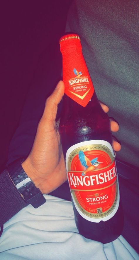 Kingfisher Beer Snap, Munna Tripathi, Kingfisher Beer, Drinks Pictures, Daaru Party Pic, Attitude Bio, Nice Good Morning Images, Party Pic, Attitude Bio For Instagram