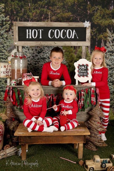 Pictures With Santa Set Up, Hot Chocolate Bar Photoshoot, Hot Cocoa Christmas Photoshoot, Hot Cocoa Bar Christmas Photoshoot, Hot Cocoa Bar Photoshoot, Outdoor Santa Photoshoot Setup, Hot Cocoa Stand Christmas Pictures, Baking With Santa Photo Session, Christmas Photoshoot Kids