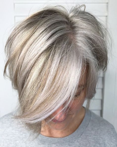 Blonde Hair With Grey Highlights, Platinový Blond, Gray Blending, Grey Hair Over 50, Grey Blonde Hair, Grey Hair Transformation, Silver Blonde Hair, Gorgeous Gray Hair, Grey Hair Inspiration