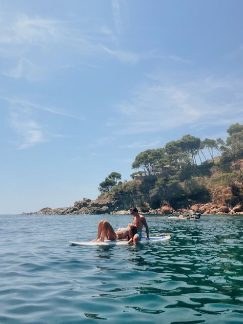 Ly #summer #supping #supboard #beach #couple #boyfriend #couplegoals #spain #aesthetic - instagram: @mingyuen_x Couples Travel Pics, Travelling With Boyfriend Aesthetic, Couple Island Aesthetic, European Summer Aesthetic Couple, Fake Dating Adrian Hunter, Boyfriend Travel Aesthetic, Spain Couple Aesthetic, Holiday With Boyfriend Aesthetic, Couple Holiday Aesthetic