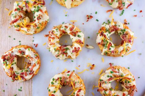 Savory Donuts Recipe, Melted Cheese Sauce, Savory Donuts, Savory Bacon, Bacon Donut, Filled Donuts, Bacon Breakfast, Impressive Recipes, Homemade Donuts