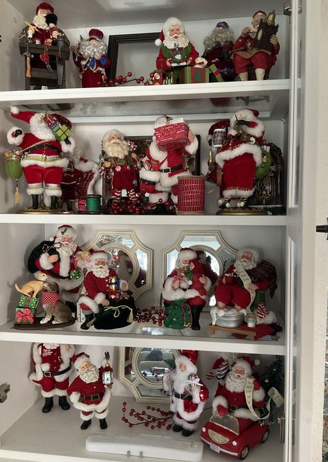 Possible Dreams Santa Display, Santa Claus Display Ideas, Santa Collection Display Ideas, Santa Display Ideas, Santa Display, Santa Christmas Decor, Christmas Tree Decorating Ideas, Tree Decorating Ideas, Christmas Tree Decorating