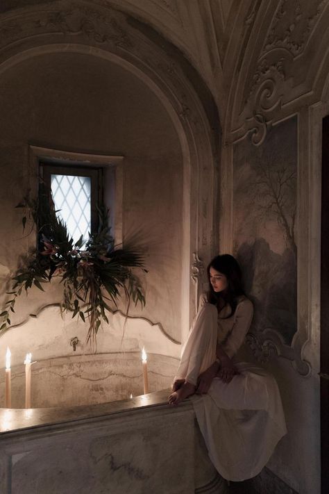 Woman Aesthetic, Castle Aesthetic, Gothic Romance, Italian Women, Season Of The Witch, Princess Aesthetic, Fantasy Aesthetic, Winter Aesthetic, Divine Feminine