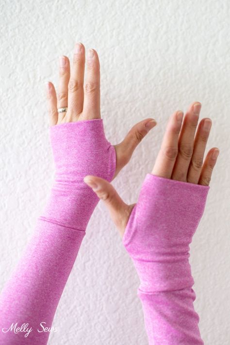 How to Sew Thumbhole Cuffs - Melly Sews Melly Sews, Diy Ruffle, Glove Pattern, Sewing Tops, Garment Sewing, Shirt Sewing Pattern, Hoodie Pattern, Small Sewing Projects, Pouch Pattern