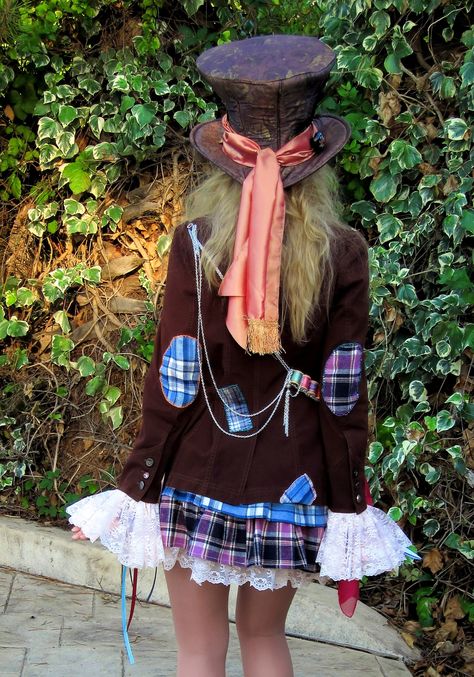 Mad Hatter - Alice in Wonderland Mad Hatter Costume Inspiration, Mad Hatter Dress Inspired Outfits, Alice In Wonderland Hatter Costume, Madhatters Teaparty Outfit, Mad Hatter Costume Aesthetic, Mad Hatters Tea Party Costumes, Mad Hatter Outfit Ideas For Women, Mad Hatter Inspired Outfit Aesthetic, Pretty Mad Hatter Costume