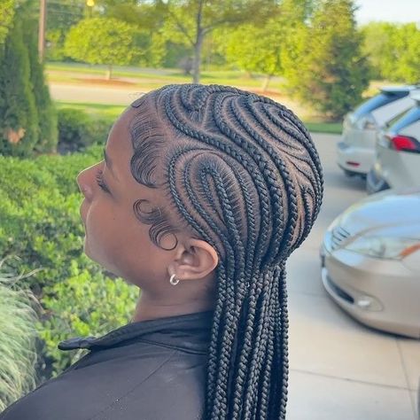 Destiny Knott | Louisville Braider on Instagram: "A R T 👩🏾‍🎨

Style: Designer Stitch Braids ♡

#stitchbraids #stitch #kybraider #braids #fulanibraids #tribalbraids #longhair #dallashairstylist #dallasbraids #braidsbraidsbraids #louisvillebraider #bohostyle #bohoknotlessbraids" Designer Stitch Braids, Small Stitch Braids, Freestyle Stitch Braids, Small Cornrows, Inspo Hairstyles, Corn Rows, Black Kids Braids Hairstyles, Cornrows Braids For Black Women, Kid Hair