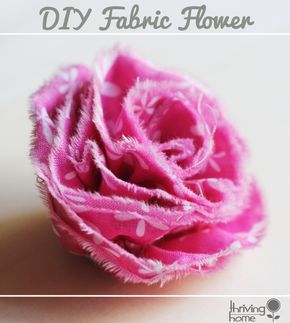 Super easy fabric flower. These can be used for some many creative projects! This tutorial is a staple one to have on hand as a crafter! Easy Fabric Flowers, Diy Ruffle, Diy Fleur, Material Flowers, Fleurs Diy, Fabric Flower Tutorial, Stargazer Lily, Fabric Brooch, Handmade Flowers Fabric