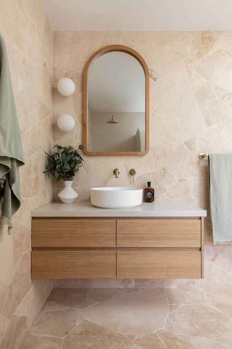 Travertine: Everything You Need to Know | ABI Interiors Non White Bathroom, Country Coastal Bathroom, Kyal Kara, Country Bathrooms, Bathroom Country, Cheap Bathroom, Bad Inspiration, Contemporary Coastal, Country Bathroom