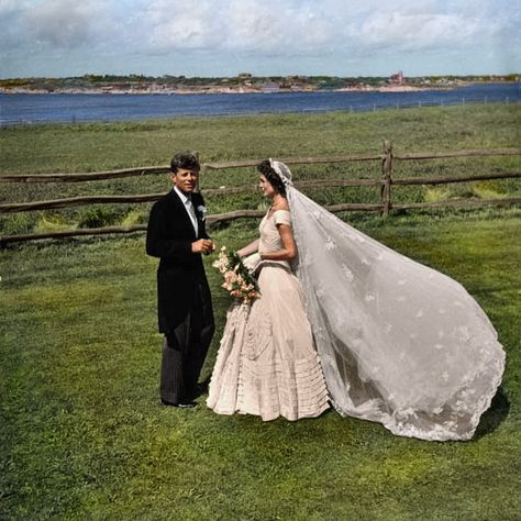 Sept 12, 1953 Colorized Photos, Estilo Real, Vintage Bride, Wedding Attire, Celebrity Weddings, Bride And Groom, Vintage Wedding, A Man, Wedding Photos