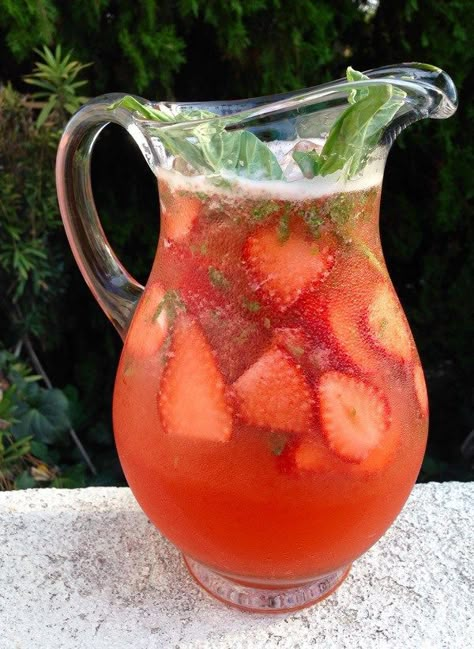 Strawberry Basil Lemonade Recipe-I swear this is the best strawberry basil lemonade you ever had and you’ll want to drink the entire pitcher. | CiaoFlorentina.com Basil Lemonade Recipe, Turmeric Lemonade, Strawberry Basil Lemonade, Healthy Lemonade, Basil Lemonade, Strawberry Basil, Healthy Strawberry, Lemonade Recipe, Easy Strawberry