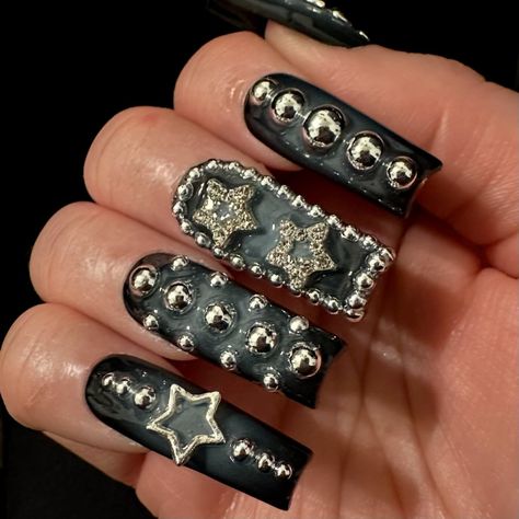 •☆☆ studded denim ☆☆• • • ☆☆☆☆☆☆☆☆☆☆☆☆☆☆☆ Products used: @sofgelnail long square gel nail tips @venalisa_official base and top coat @beetlesgelpolish black and white gel polishes @makartt_official rhinestone glue All charms from Amazon #freshestsets #nailart #nailartist #naildesign #nailinspo #handpaintednailart #abstractnails #pressons #gelxnails #custompressonnails #gelpressonnails #thepressoncollective #pressonnailset #pressonnailartist #trendynails #airbrushnails #blacknails #chrom... Nails With Studs, Square Gel Nail, Square Gel Nails, Airbrush Nails, Gel Nail Tips, Painted Nail Art, Studded Denim, Blue Nails, Black Nails