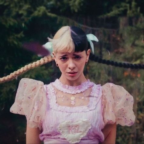 Melanie Martinez Halloween Costume, Cry Baby Melanie Martinez, Melanie Martinez Outfits, K-12 Melanie Martinez, Melanie Martinez Concert, Melanie Martinez Drawings, Melanie Martinez Photography, Celebrity Look Alike, Celebrity Style Red Carpet