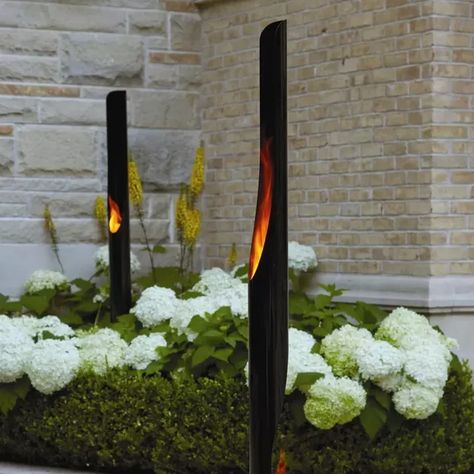 Garden Torch, Outdoor Torches, Fire Torch, Modern Patio Furniture, Modern Patio, Outdoor Heating, Small Backyard Landscaping, Outdoor Lanterns, Modern Landscaping