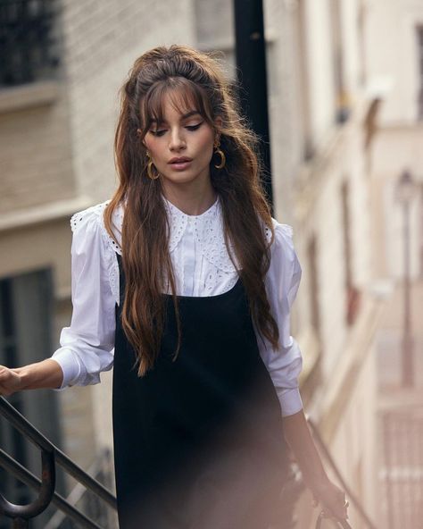 MARA 🌓 LAFONTAN on Instagram: “Just know that if you hide It doesn’t go away” Long Hairstyles With Bangs Half Up, Curtain Bangs Wedding Hair Updo, Long Light Brown Hair With Bangs, French Hair Long, Very Long Hair With Bangs, French Girl Bangs Long Hair, Bangs Up Hairstyle, Birkin Bangs Long Hair, Romantic Haircut