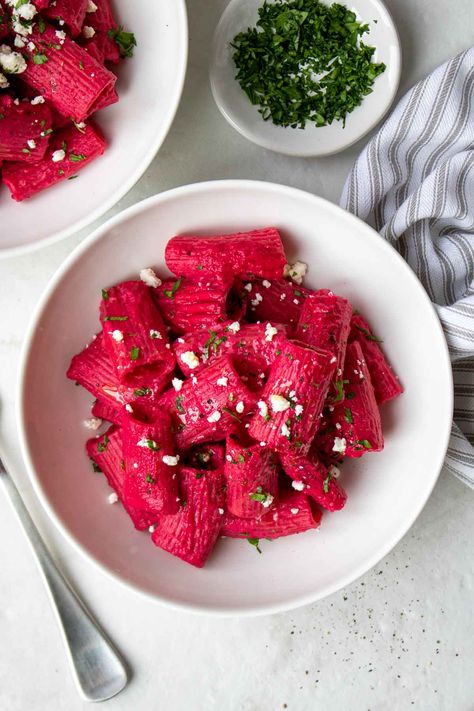 Turn roasted beets and feta cheese into a bright pink creamy beet pasta sauce with this viral TikTok-inspired beet pasta recipe! Beet Feta Pasta, Beet And Goat Cheese Pasta, Beet Pasta Sauce, Beets And Feta, Beet Pasta, Beet And Goat Cheese, Goat Cheese Pasta, Raw Beets, Roasted Beets