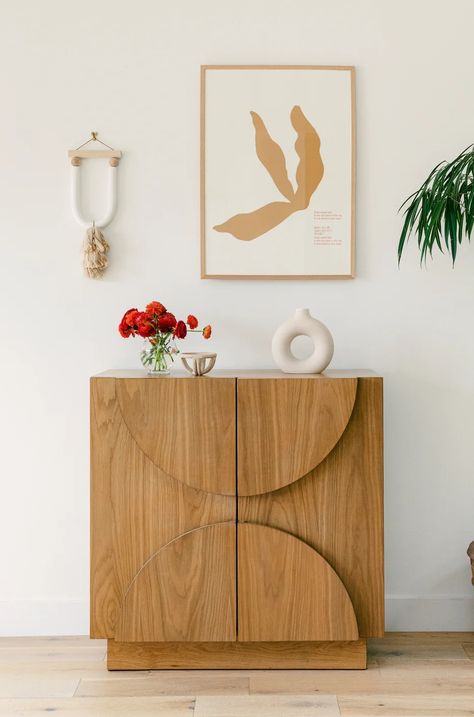 White Oak Wood, Dining Living Room, Scandinavian Inspired, A Bar, Decoration Design, White Oak, Wood Design, Living Room Office, Credenza