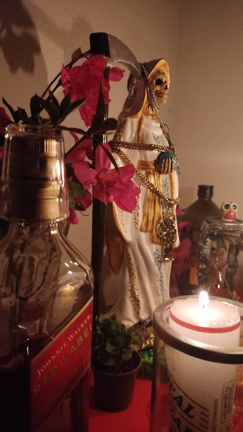 Santa Muerte Wallpaper Iphone, Santa Muerte Altar, Santa Muerte Statue, Santa Muerte Prayer, Black Jesus, Art Prints Boho, 18th Century Fashion, Spiritual Manifestation, Classy Aesthetic