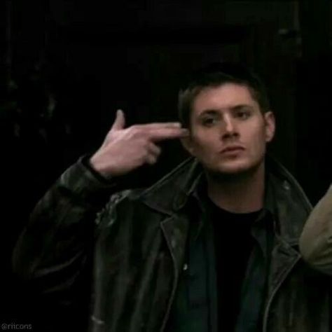 Dean Winchester Funny, Spn Memes, Spn Dr, Supernatural Wallpaper, Supernatural Pictures, Supernatural Dr, Winchester Supernatural, Supernatural Tv Show, Supernatural Memes