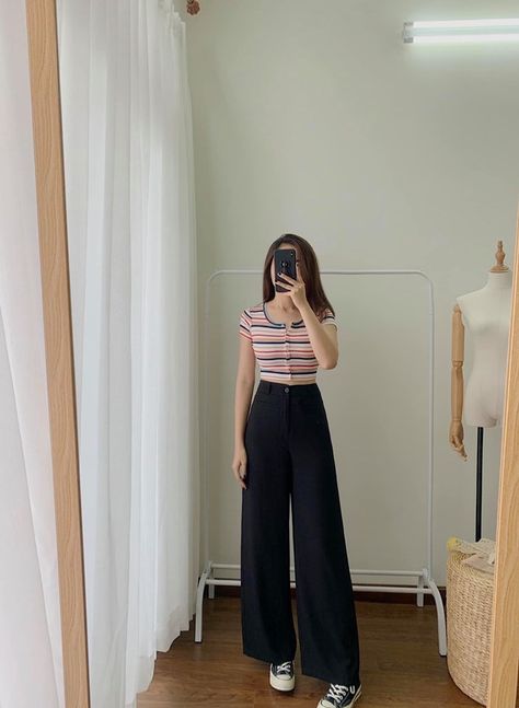 Ootd Rumahan, Outfit Simple, Clueless Outfits, Casual College Outfits, Trendy Dress Outfits, Everyday Fashion Outfits, Casual Day Outfits, Quick Outfits, Simple Outfit