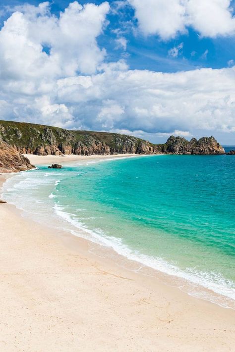 The United Kingdom boasts some absolutely stunning beaches for you to travel to, if you know where to find them. Here's our handy guide to the best UK beaches for your British summer holiday bucket list! #UK #summer #holidays #travel Water Kingdom, Holiday Bucket List, Uk Beach, British Holidays, Gcse Photography, Photography Places, British Beaches, England Beaches, Uk Beaches