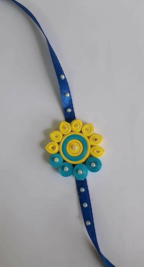 Simple Quilling, Quilling Rakhi, Handmade Rakhi Designs, Rakhi Making, Diy Crafts For Teens, Handmade Rakhi, Rakhi Design, Kpop Quotes, Cute Room Decor