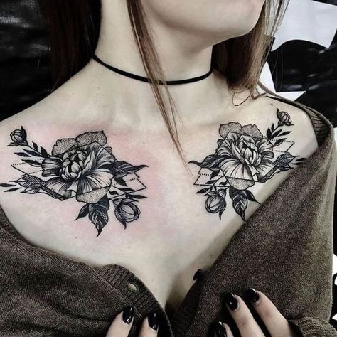 Bauch Tattoos, Bone Tattoos, Chest Tattoos For Women, Inspiration Tattoos, Tattoos Geometric, Instagram Tattoo, Collar Bone Tattoo, Chest Piece, Dark Tattoo