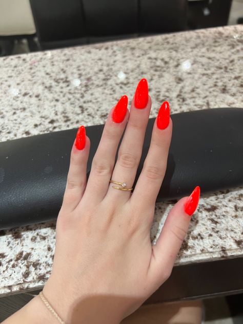 Almond Acrylic Nails Bright, Bright Round Nails, Neon Orange Acrylic Nails Almond, Neon Orange Nails Almond, Orange Nails Summer Neon, Orange Nail Inspo Acrylic, Bright Red Orange Nails, Orange Almond Acrylic Nails, Almond Orange Nails