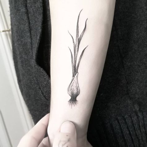 Onion Tattoo, Slavic Tattoo, Onion Flower, Tattoo Spots, Food Tattoos, Line Art Tattoos, Book Tattoo, Spring Onion, Minimal Tattoo