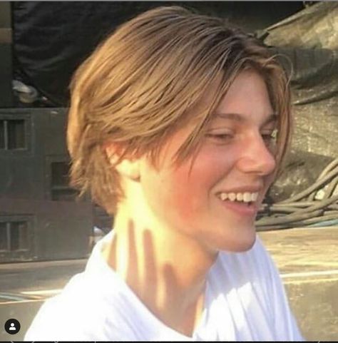 Mens Layered Haircut, Mens Layered Haircut Long, Men Long Hair, Fine Hair Men, Men Blonde Hair, Boy Haircuts Long, Straight Hair Cuts, Haircut Long, Straight Blonde Hair