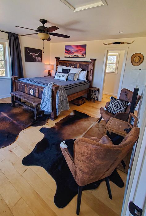 Ranch House Decor Bedroom, Yellowstone Bedroom Decor, Western Master Bedrooms Decor Cozy, Yellowstone Theme Bedroom, Mens Western Bedroom, Men’s Western Bedroom, Western Bedroom Furniture Ideas, Bedroom With Boyfriend, Country Boy Bedroom