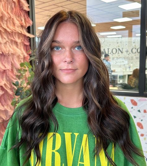 Dark Brown Hair Front Highlights, Dark Brown With Blonde Front Pieces, Ashy Money Piece Hair, Hair 2023 Brunette, Carmel Money Piece Hair, Brunette Balayage Hair Fall, Money Piece Balayage Brunette, Red Brunette Balayage, Caramel Money Piece Hair