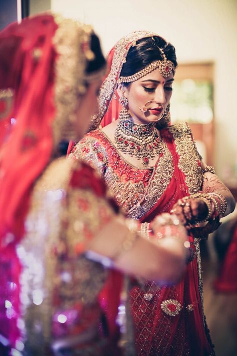 Bridal Pose, Bengali Bridal Makeup, Bengali Bride, Bipasha Basu, Bride Portraits, Bengali Wedding, Bridal Poses, Red Lehenga, Bridal Makeup Looks