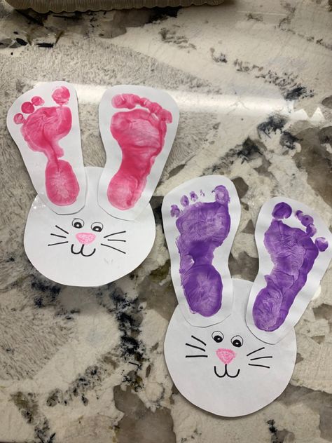 Bunny Feet Craft, Some Bunny Loves You Craft, Easter Classroom Door, Easter Egg Decorating Party, Easter Bunny Craft, Spring Arts And Crafts, Easter Classroom, Easter Egg Garland, Bunny Craft