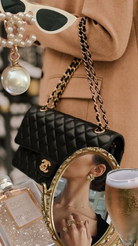 Luxury Autumn Aesthetic, Beige Luxury Aesthetic, Luxury Aesthetic, Autumn Aesthetic, Chanel Classic, Chanel, Branding, Shoulder Bag