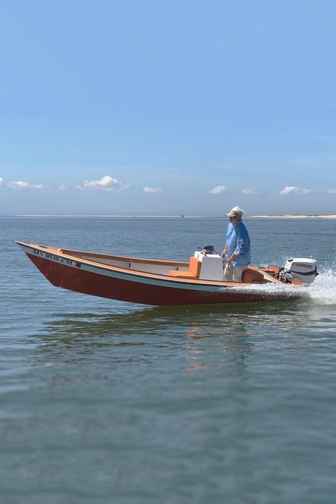 Wooden Fishing Boat, Micro Skiff, Shallow Water Boats, Wooden Boat Kits, Wood Boat Building, Boat Interior Design, Small Fishing Boats, Bottom Fishing, Wood Boat Plans