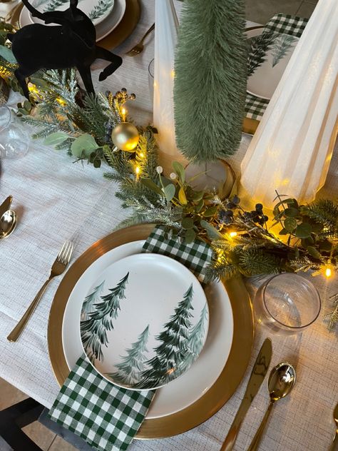 This beautiful tablescape was styled from items i found @jcpenney. Shop today for your christmas decor. #allatjcp #sponsored #tablescape #christmasdecor #tabledecor White And Green Christmas Table Setting, Green And Black Christmas Table Setting, Christmas Green Table Setting, Christmas Table Theme Ideas, Green And White Christmas Table, Christmas Table Settings Green, Christmas Decor Ideas Green, Christmas Table Green, Sage Christmas Decor