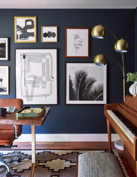 Dark Blue Walls in Home Office with Piano Navy Office, Vstupná Hala, Mid Century Office, Retro Office, Mid Century Modern Living, Office Office, Mid Century Modern Living Room, Dark Walls, Design Del Prodotto