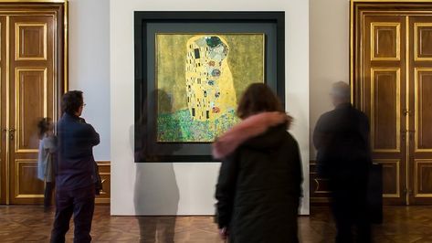 10 Facts You Don't Know about "The Kiss" by Gustav Klimt The Kiss Gustav Klimt, University Of Vienna, Gustav Klimt Art, The Kiss (klimt), Byzantine Mosaic, Klimt Paintings, Klimt Art, Throwing Shade, Byzantine Empire