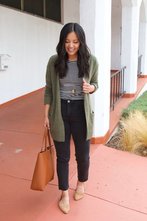 Casual Chic Outfits Midsize, Business Casual Rainy Day Outfits Spring, Casual Teacher Outfits Midsize, Tan Flats Outfit Work, Straight Leg Black Pants Outfit, Straight Leg Black Jeans Outfits, Suede Flats Outfit, Business Casual Jeans Outfit, Business Casual Outfits Mid Size