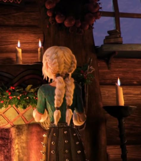 Astrid Hairstyle Train Your Dragon, Astrid Hofferson Hairstyle, Httyd Hairstyles, Astrid Hairstyle, Httyd Halloween, Astrid Wallpaper, Hiccup Costume, Astrid Costume, Httyd Homecoming