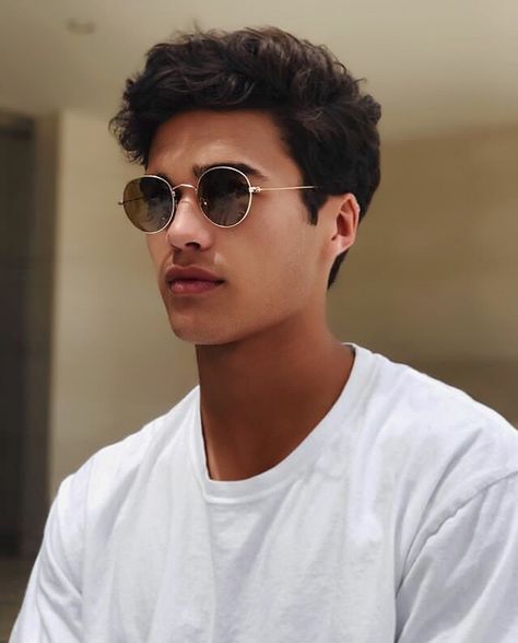 Laurence coke Man Goals, Mafia Man, Jonaxx Boys, Fancy Aesthetic, Howard Jones, Best Self Tanner, Men Haircut Curly Hair, Wavy Hair Men, Self Tanners