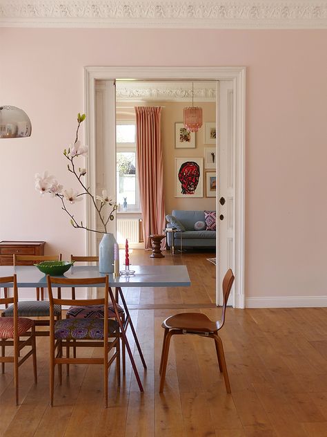 Pink Dining Rooms, Murs Roses, Architecture Set, Pastel Walls, Interiors Inspiration, Casas Coloniales, Pastel Colour Palette, Pink Walls, My Dream Home