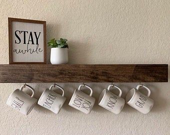 Coffee Cup Holder Diy, Coffee Bar Shelf, Coffee Mug Storage, Coffee Cup Storage, Coffee Shelf, Coffee Mug Display, Mug Storage, Coffee Mug Holder, Tea Station