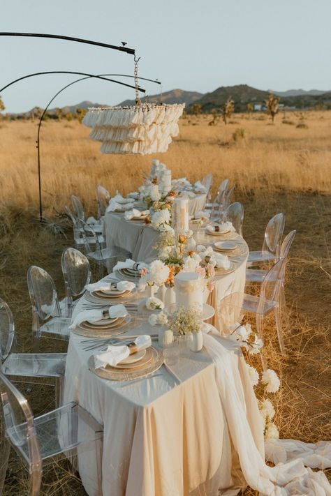 Desert Wedding Ideas, Desert Ranch, Tree Wedding Ceremony, Texture Wedding, Wedding Ceremony Setup, Ranch Design, Joshua Tree Wedding, Neutral Wedding Colors, Wild Heart