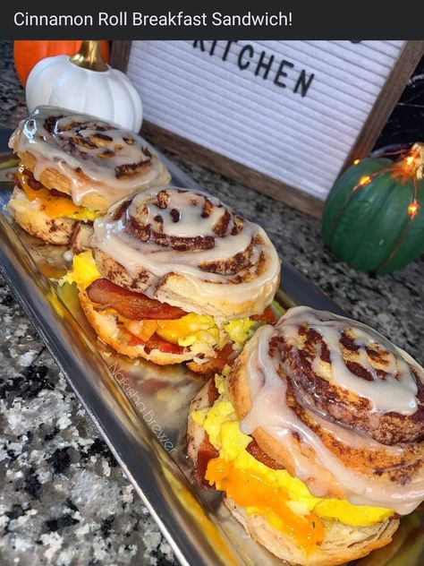 Breakfast Ideas With Cinnamon Rolls, Cinnamon Roll Breakfast Sandwich, Cinnamon Rolls Breakfast, Baking Cinnamon Rolls Aesthetic, Cinnamon Rolls Astetic, Baking Aesthetic Cinnamon Rolls, Autumn Aesthetic Cinnamon Rolls, Cooking Breakfast, Cinnamon Rolls