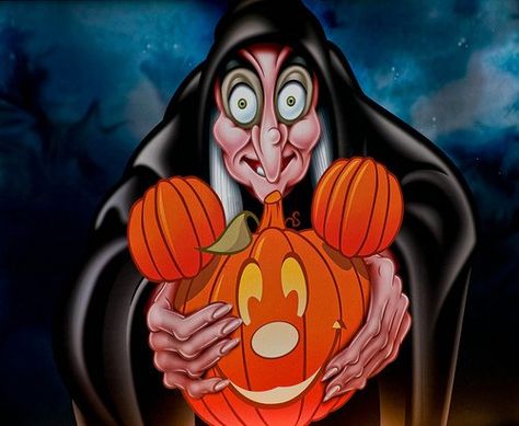 Disney Halloween Disney Names, Queen Images, Old Hag, Disney Movies To Watch, Halloween Disney, Mickey Halloween, Film Disney, Disney Favorites, Wallpaper Iphone Disney